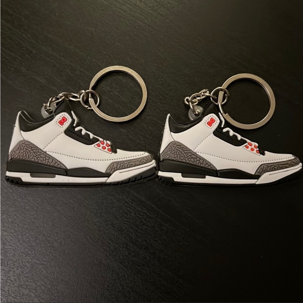 LAST SET! 2 keychains - Jordan 3 Cement Keychain
